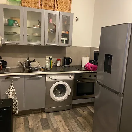 One-bedroom Near Promenade Des *